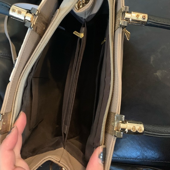 Purse - Picture 4 of 5